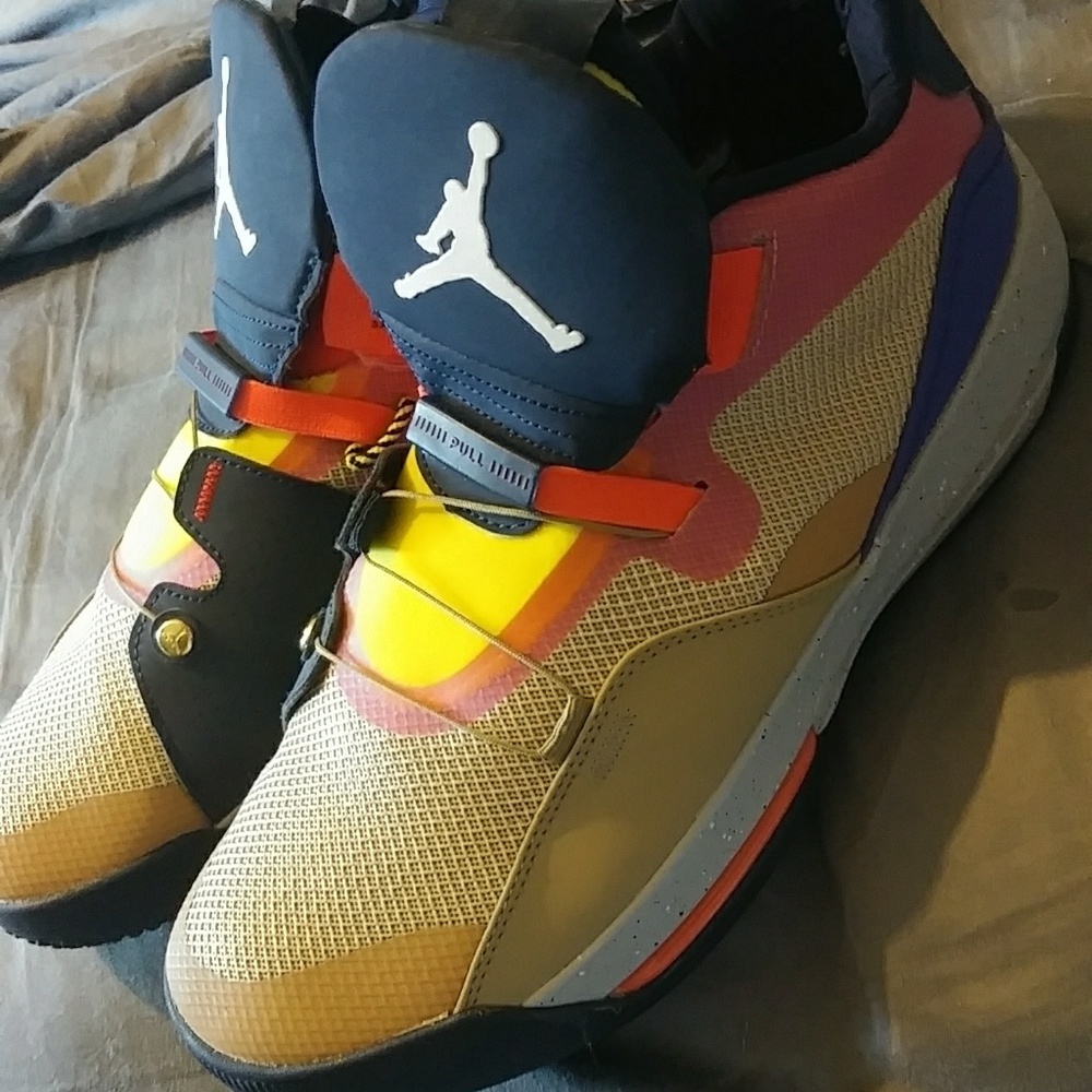 Nike Air Jordan XXXIII Desert Ore